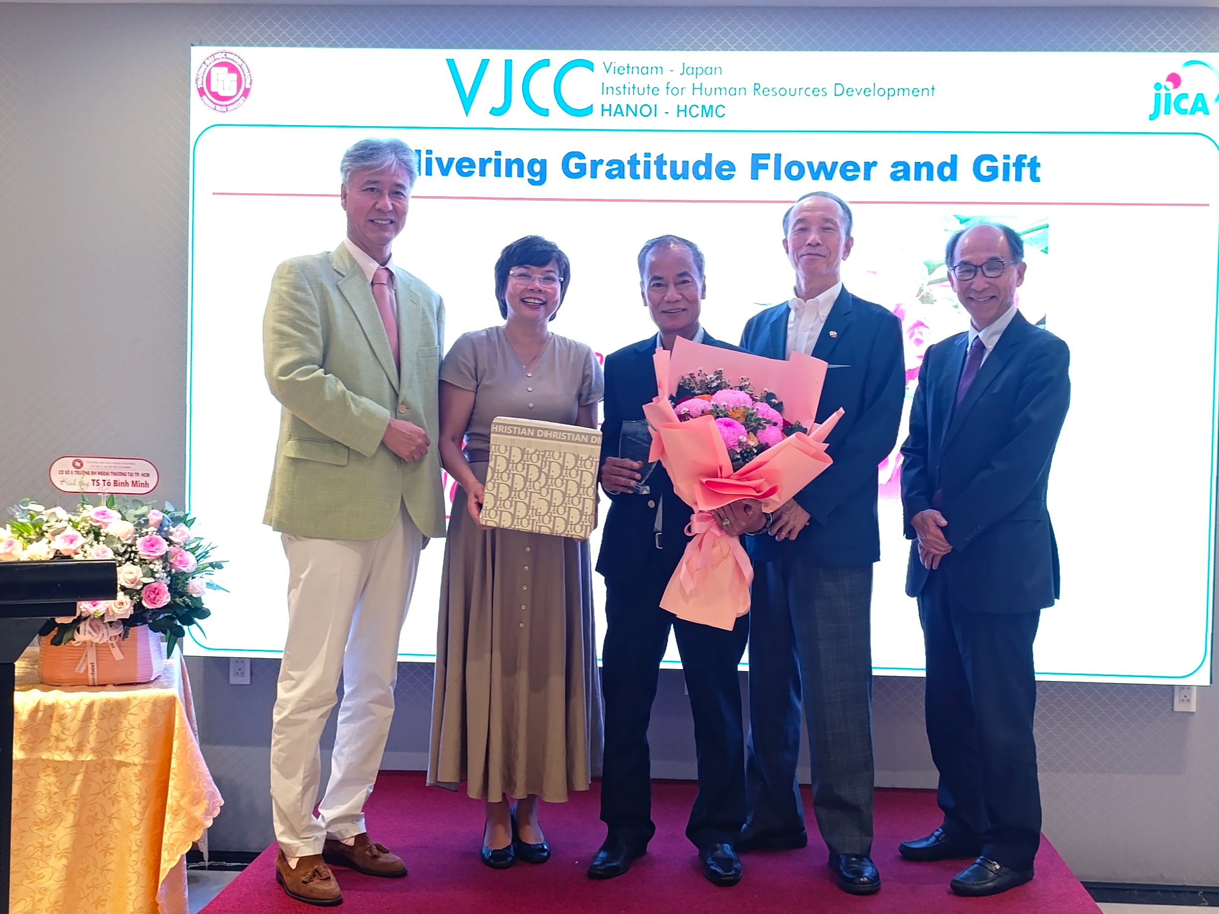 CHƯƠNG TRÌNH TRI ÂN VÀ CHIA TAY  TS TÔ BÌNH MINH – NGUYÊN PHÓ VIỆN TRƯỞNG KIÊM GIÁM ĐỐC PHÂN VIỆN VJCC-HCMC