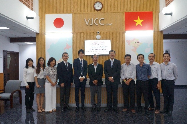 在ホーチミン日本国新総領事がVJCCホーチミン市校を訪問